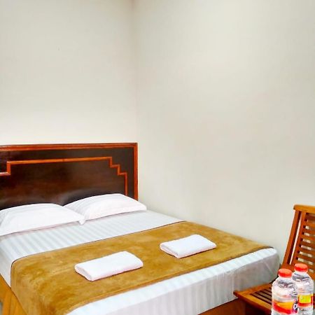 Hotel Keluarga Djagalan Raya 泗水 外观 照片