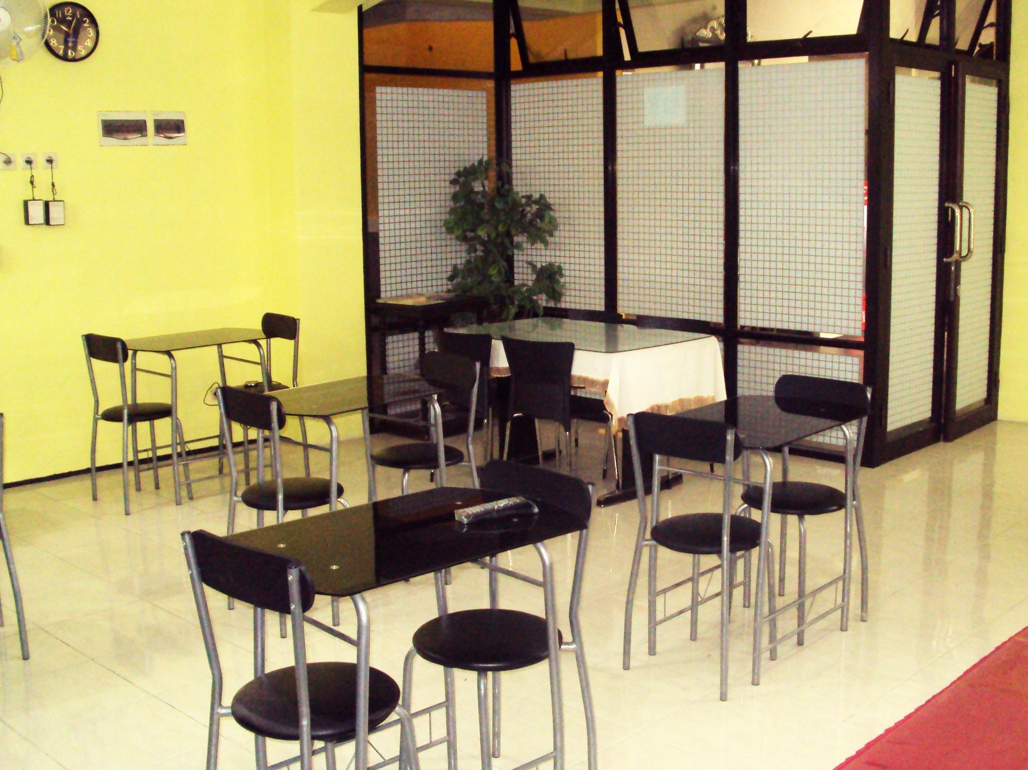 Hotel Keluarga Djagalan Raya 泗水 外观 照片