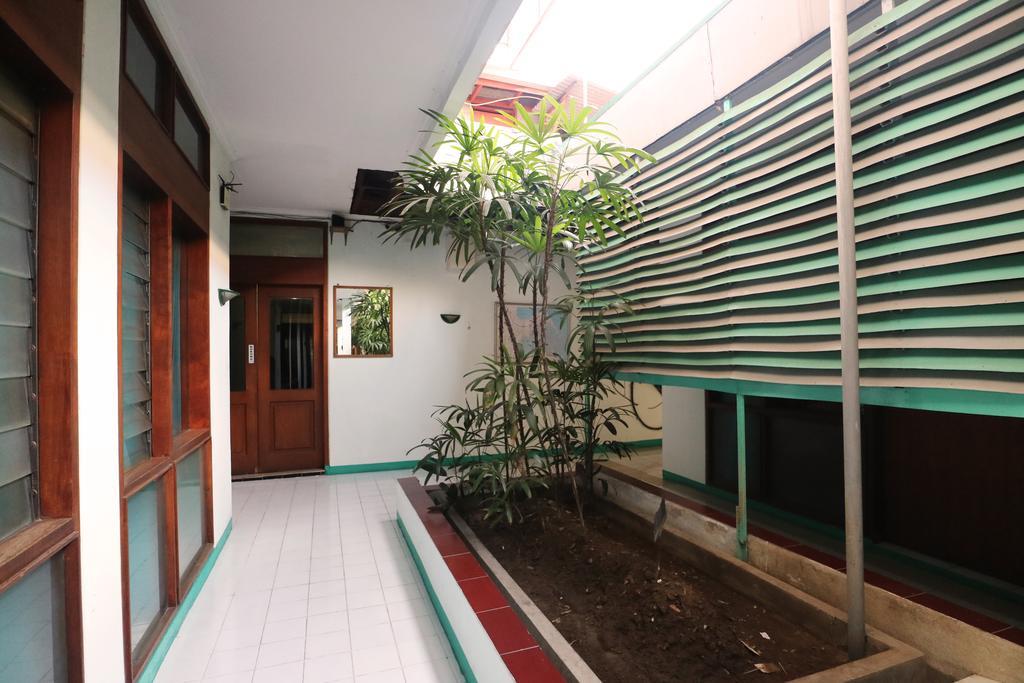Hotel Keluarga Djagalan Raya 泗水 外观 照片