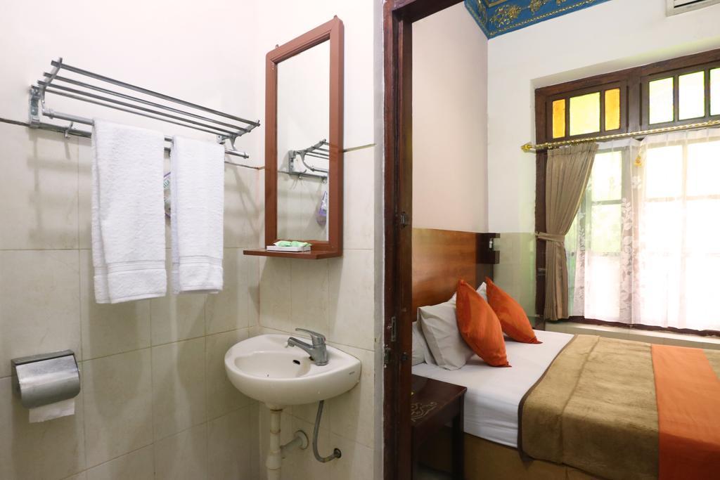 Hotel Keluarga Djagalan Raya 泗水 外观 照片
