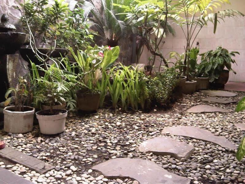 Hotel Keluarga Djagalan Raya 泗水 外观 照片