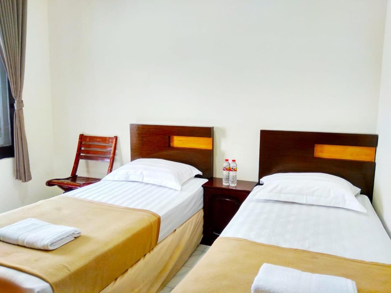 Hotel Keluarga Djagalan Raya 泗水 外观 照片