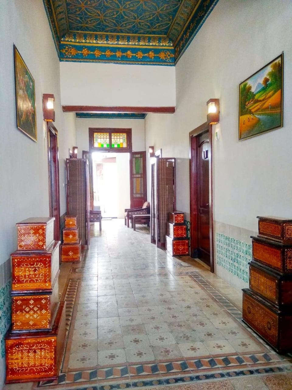 Hotel Keluarga Djagalan Raya 泗水 外观 照片