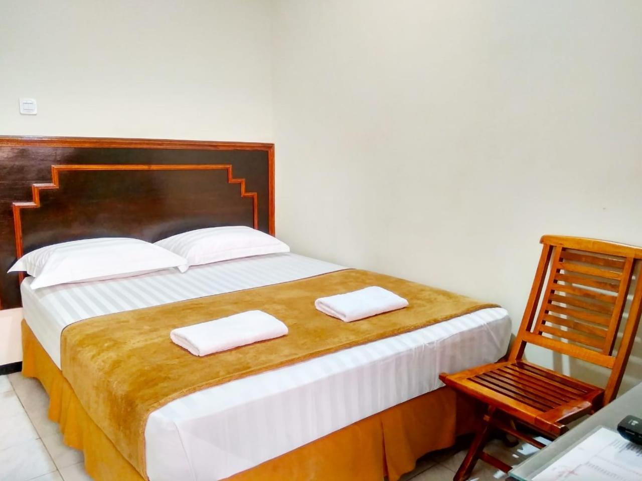Hotel Keluarga Djagalan Raya 泗水 外观 照片