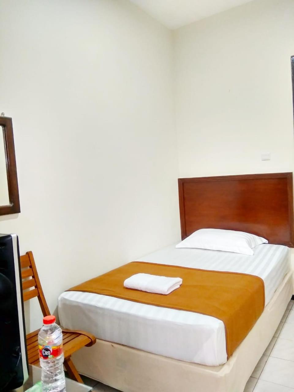 Hotel Keluarga Djagalan Raya 泗水 外观 照片