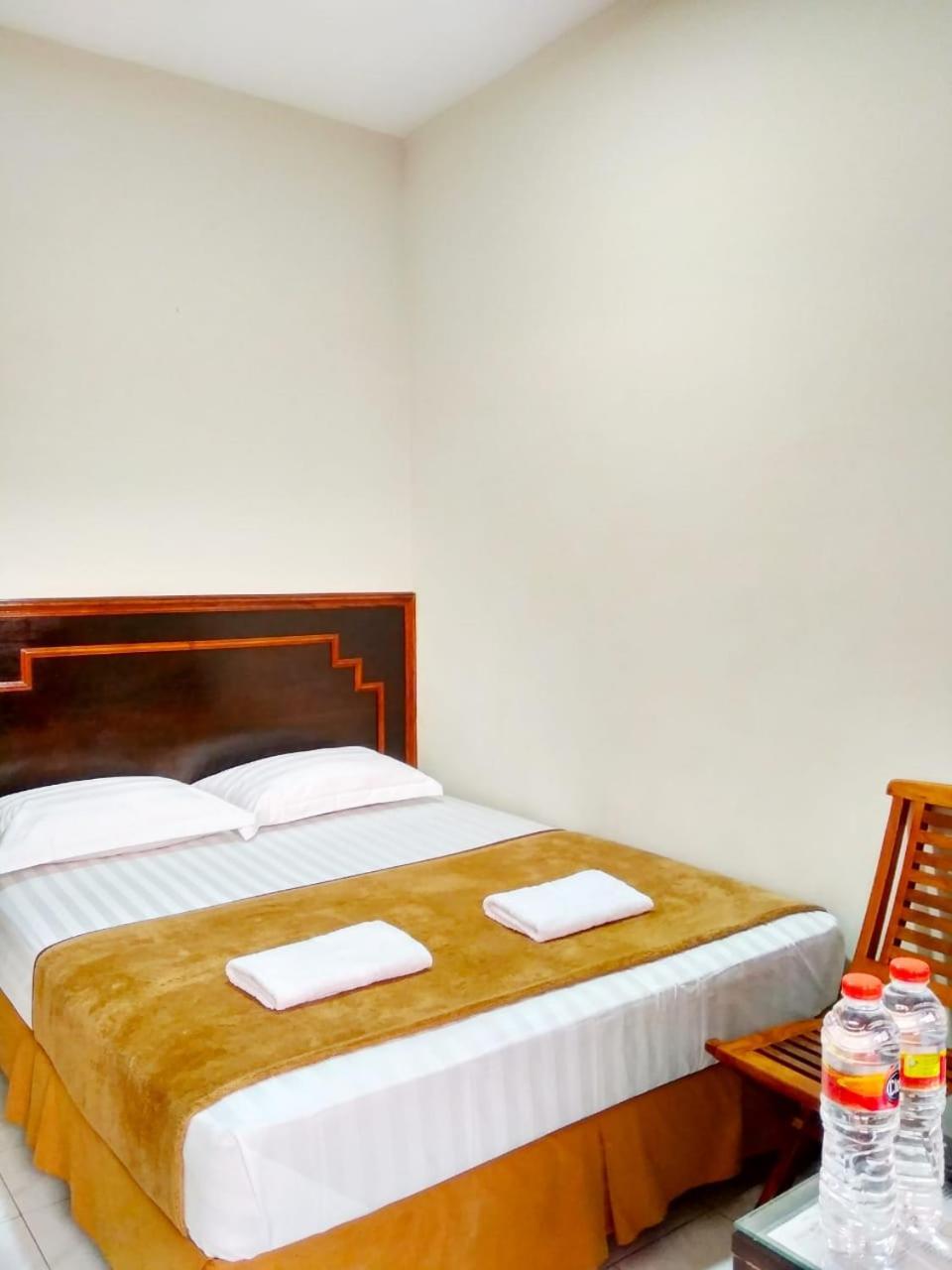 Hotel Keluarga Djagalan Raya 泗水 外观 照片